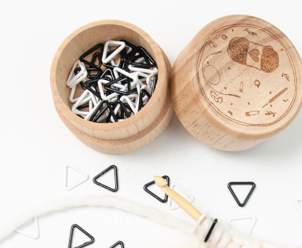 60 Stitch Markers in Wood Case